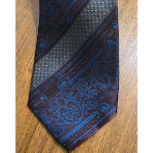 COMO Fashion Italian Teal Purple Paisley Mens Silk Tie 60" Long By 3.50" Wide